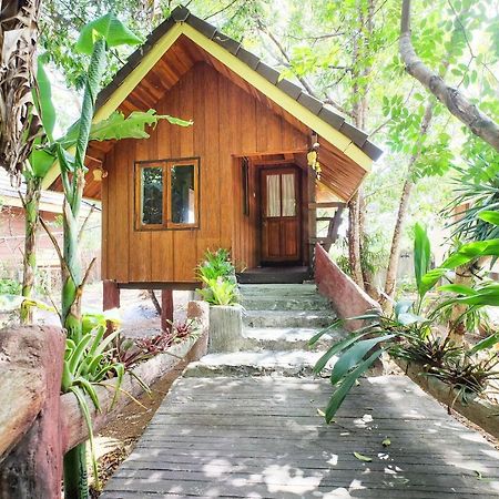 Oyo 604 Ruen Mai Horm Resort Trang Buitenkant foto