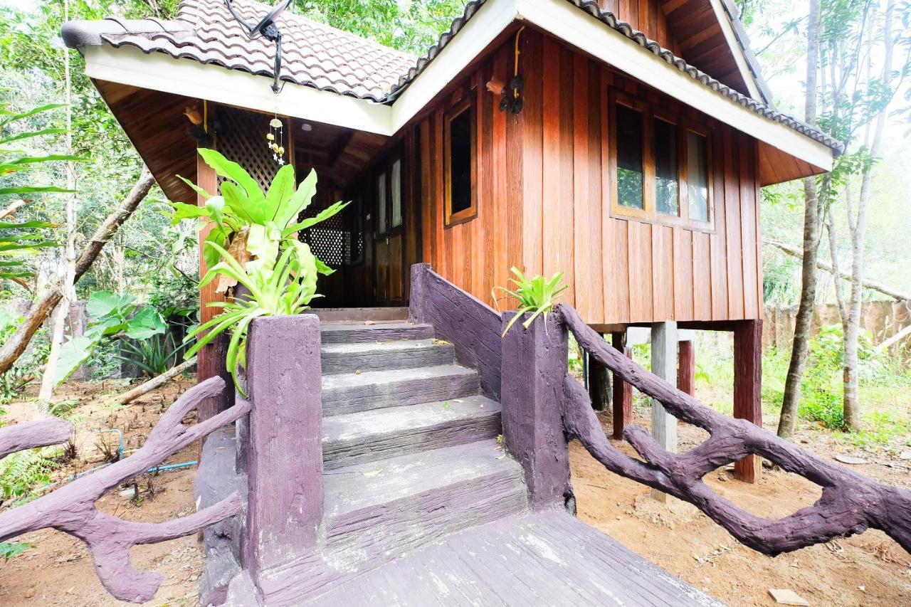 Oyo 604 Ruen Mai Horm Resort Trang Buitenkant foto