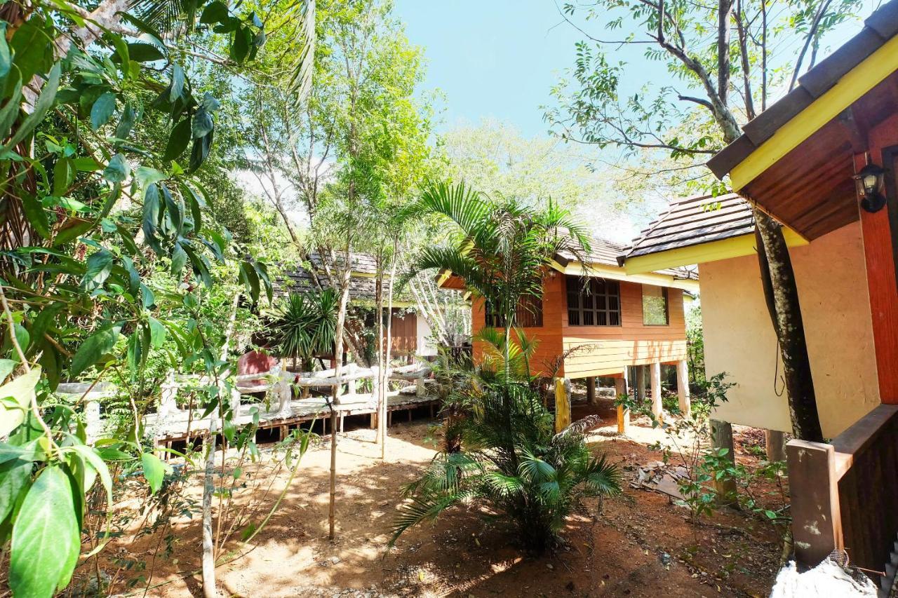 Oyo 604 Ruen Mai Horm Resort Trang Buitenkant foto