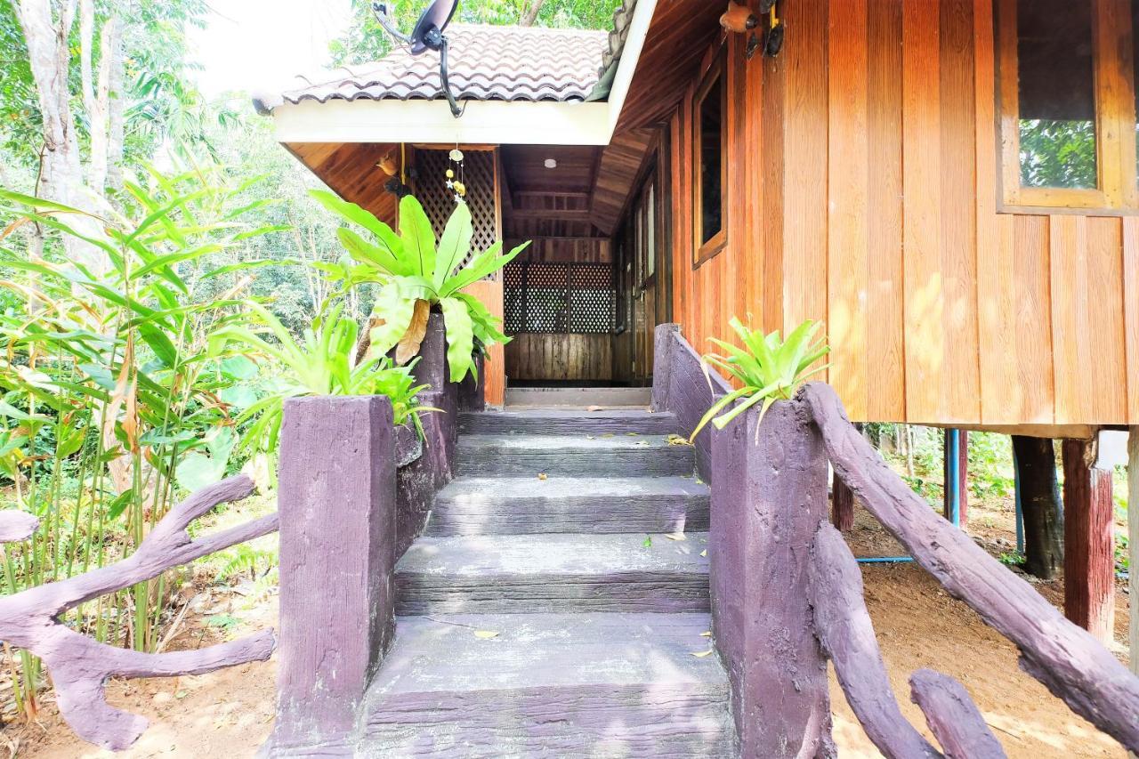 Oyo 604 Ruen Mai Horm Resort Trang Buitenkant foto